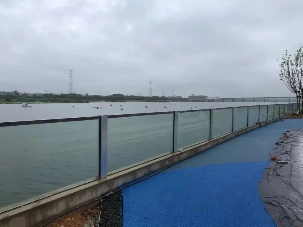 Glass Flood Walls